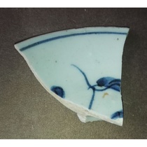 Sale Ming Dynasty Chongzhen Blue and white plant decoration Heaven and Earth specimens broken porcelain ancient porcelain Old porcelain specimens 167