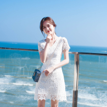 2021 summer new lace white French dress female summer small fresh Korean version of V collar temperament small skirt
