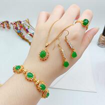 Zhou Dafu Huanmei Zum mother green jewel bracelet woman 18K gold gold micro inlaid suit elliptical water drop pendant