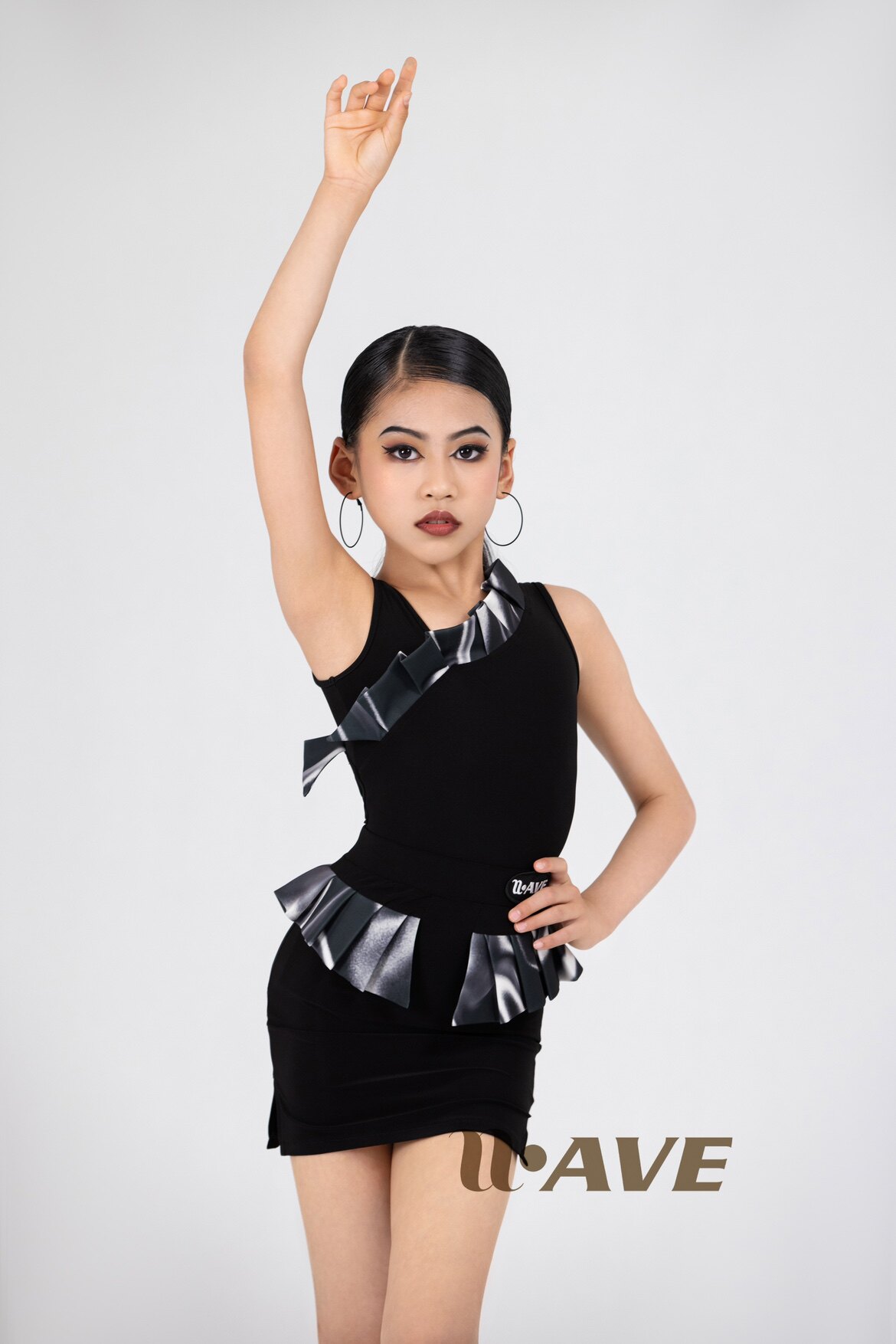 Not noon WAVE new internet red professional young children Latin dance dress Spring Summer Girls Senior Black Children Performance