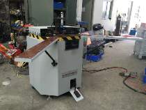 Door and window hydraulic corner crimping machine Door and window equipment Aluminum door and window hydraulic synchronous corner crimping machine Broken bridge aluminum profile cutting machine