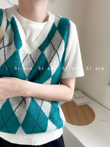 Magnitwear knit waistcoat wool vest girls college wind small subs body v collar stack wearing short-style blouses spring and summer