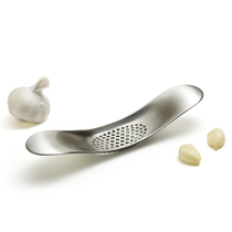 British JosephJoseph Garlic Crushers Garlic Clay Making Tool Rolling Mashed Garlic Machine Hand Press Garlic Press