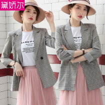 Plaid small suit jacket woman 2022 new spring and summer style Han version retro casual blouse net red Inn Wind Western suit