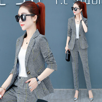 Fashion Korean version of temperament blazer womens spring 2020 new suit workwear Plaid small fragrant style top tide
