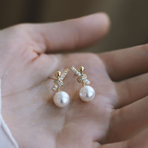 Silver Moto Home s925 Silver Needle Pearl Earrings Earrings Woman Retro Temperament Microinlaid Zircon Twisted ear accessories Brief about 100 hitch nails