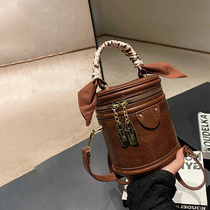 Bag Packs Women 2023 New Exploits Summer Fashion Advanced Sensation Small Crowddesign Hand Single Shoulder Sloped Satchel Bag