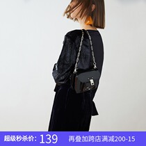 Lily2019 spring new womens business commuter patent leather simple chain oblique cross shoulder bag 119100BZ447