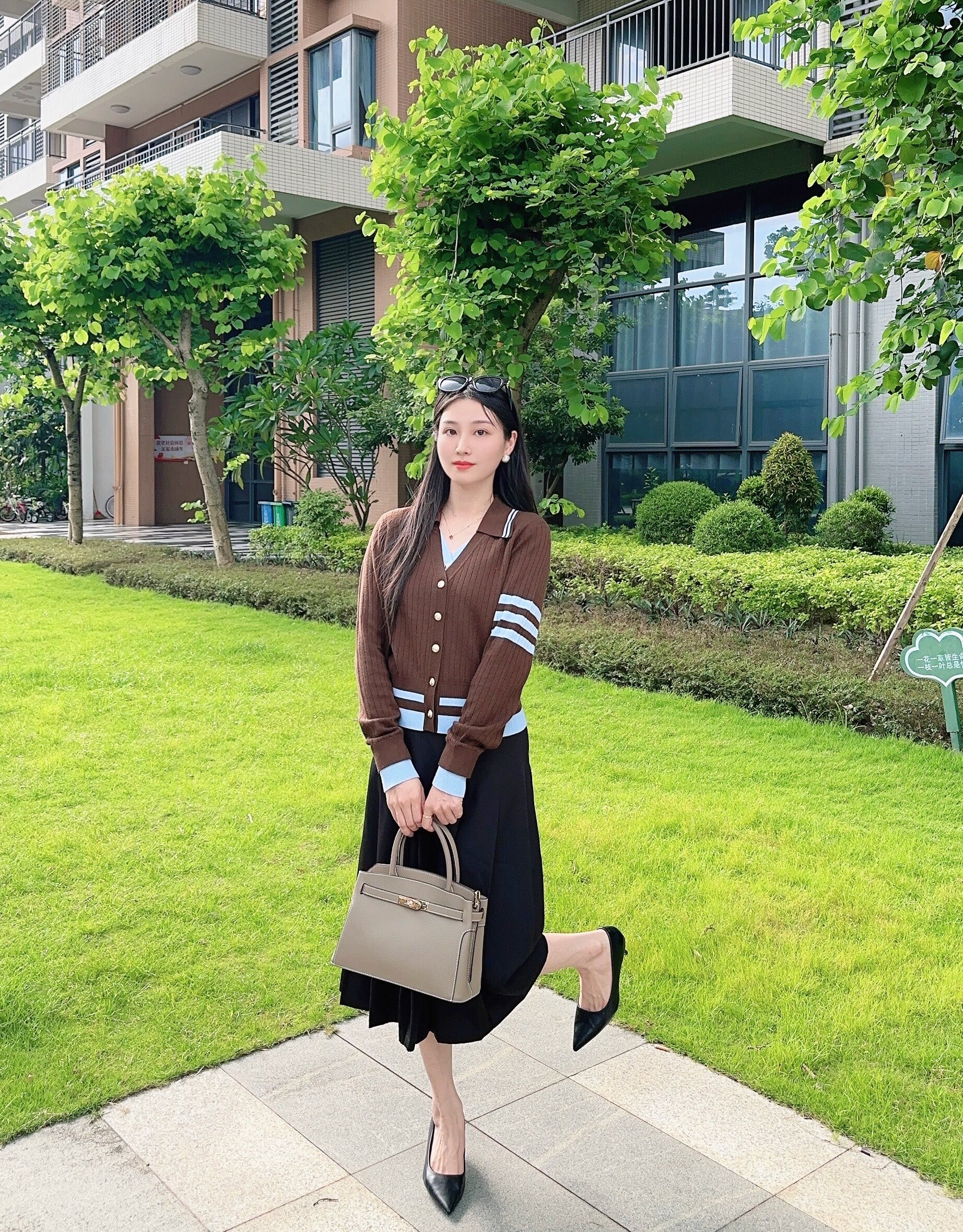 百丽鎏金岁月凯莉包 质感牛皮高级耐磨 大容量通勤 妈妈包婚包两用