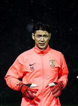 Fire football Super Asian Champions League player version Zeng Cheng customized inner seam top with professional game goalkeeper gloves