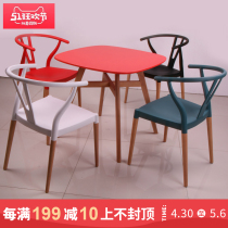 Simple and fashionable casual table solid wood table small apartment table small round table square table negotiation coffee table Imus table