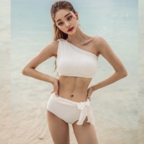 Special womens swimsuit white shoulder slimming split bikini small breast steel support girl hot spring swimsuit Korean version