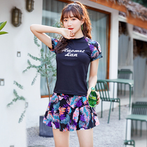 2021 Swimsuit Womens Split Conservative Short Sleeve Skirt Belly Covering Slim Korean Ins Fashion Sports Two-piece Set