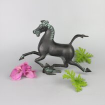 Qingtian stone carving ornaments Horse stepping Feiyan Zhaiji Pure handicraft art antique jewelry Jade frozen round carving treasurer recommended