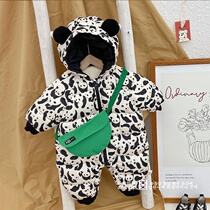 South Koreas newborn baby winter dress thickened one-piece clothes male and female baby winter cotton suit panda go out to hold clothes