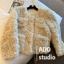Small sub-lamb fur coat female short section 2022 Spring autumn new fur coat winter round neck long sleeve blouse
