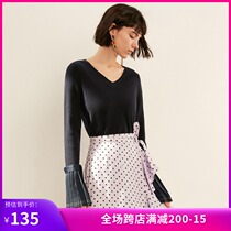 Lily spring new womens business V-neck stitching design flared sleeve sweater 119120B8354