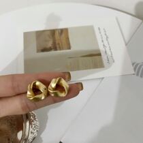 No need to remove the matte golden temperament delicate earring 925 silver needle knot Joker ear clip without earhole