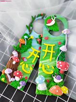 Wooden door hanging Childrens handmade DIY snowflake mud bubble mud kindergarten creative painted clay decorative hanging