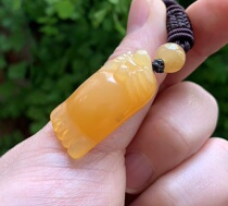 Yang Yujia Yunnan natural yellow dragon jade ice through chicken oil yellow contentment key chain certificate