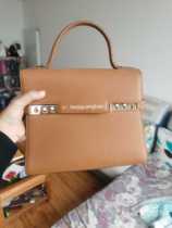 The new DLX Tempete caramel color cow neck pattern Cripy first layer cowhide single shoulder diagonal handbag tip product