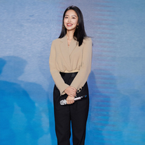 (Chen Tai)maje Yang Caiyu with the same high-waisted blazer top thin radish pants suit