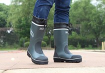 Middle tube steel Baotou rain shoes Mens thickened winter warm waterproof rain boots Iron non-slip boots Rubber shoes Protective shoes