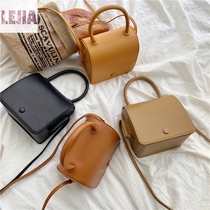 bag creation 2020 pack of women single shoulder bag Korean version casual 100 lap hand saddle bag student ins slanted satchel