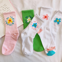 Japanese small fresh college style ins fashion cute little flower flower letter socks female sports skateboard tube socks