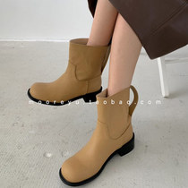 South Koreas Dongdaemun ins retro niche personality round head thick heel short boots womens big head low-heeled boots