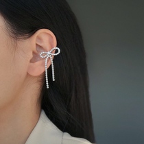 White great Aunt 110 Yang Kaiwen with the same water drill butterfly knot without earhole ear-bone clip Japan-Japan superfairy Temperament Earrings Woman