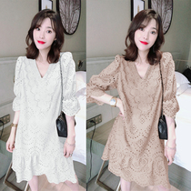 European station 2021 New European temperament lace dress female summer high-end Western style V collar long skirt