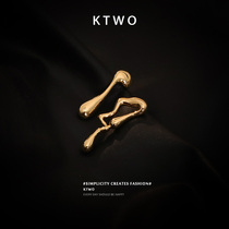 South Korea 2021 new fashion temperament simple asymmetric note earrings female Net red tide earrings niche feel ear ornaments