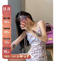 Spot Barbie 2021 summer new interior with French lace floral V collar suspender dress