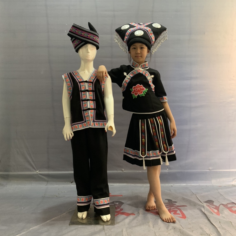 South China's Guangxi Zhuang and men's children's costumes and women's summer performance to serve ethnic minority Zhuang clothes adults dance costumes
