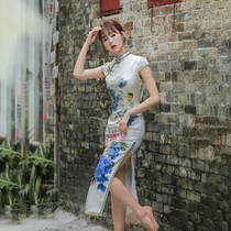 True silk qipao 2022 The new young girl with a young girls dress and dress long style Chinese Wind Retro Temperament Fashion Sexy