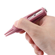 New 16-month household luminous tweezers Newborn baby infants dig up to clean up the nose artifact