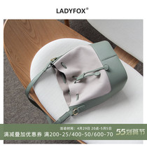 Summer new dermis Bucket Bag Womens Slanted Satchel 100 Lap Light Soft Leather Single Shoulder Bag Texture Cow Leather Handbag