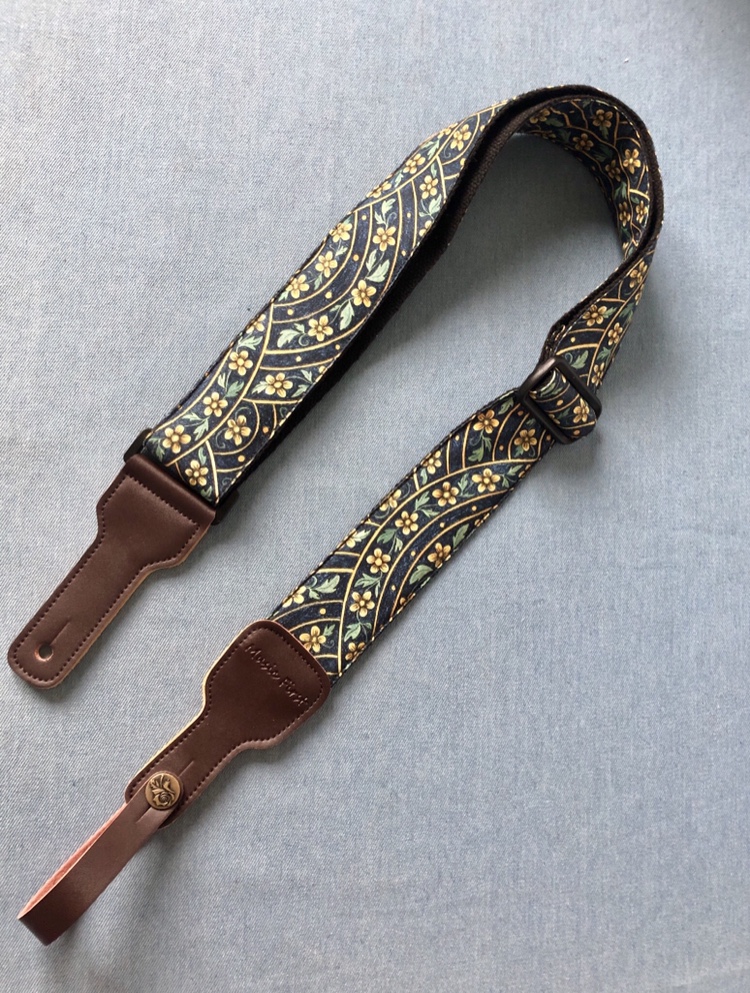 Handmade retro court floral tape sponge pad 5cm folk guitar containing dermal Jean headband guitar