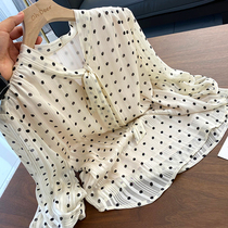 Beautiful fried ~ different gao grade sense gold silk dark pattern wave dot bow ribbon Lady shirt
