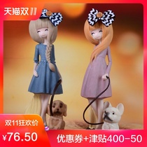 Modern new home living room wine cabinet soft decoration resin Beauty character crafts handmade art desktop ornaments