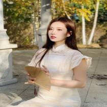 Traditional handmade ancient fan summer cool and portable small Chinese wind small female style carry-on small dance fan hollowed out