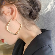 Exaggerated personality big earrings Europe and America 2021 New Tide suitable for round face retro Hong Kong wind earrings female earrings summer