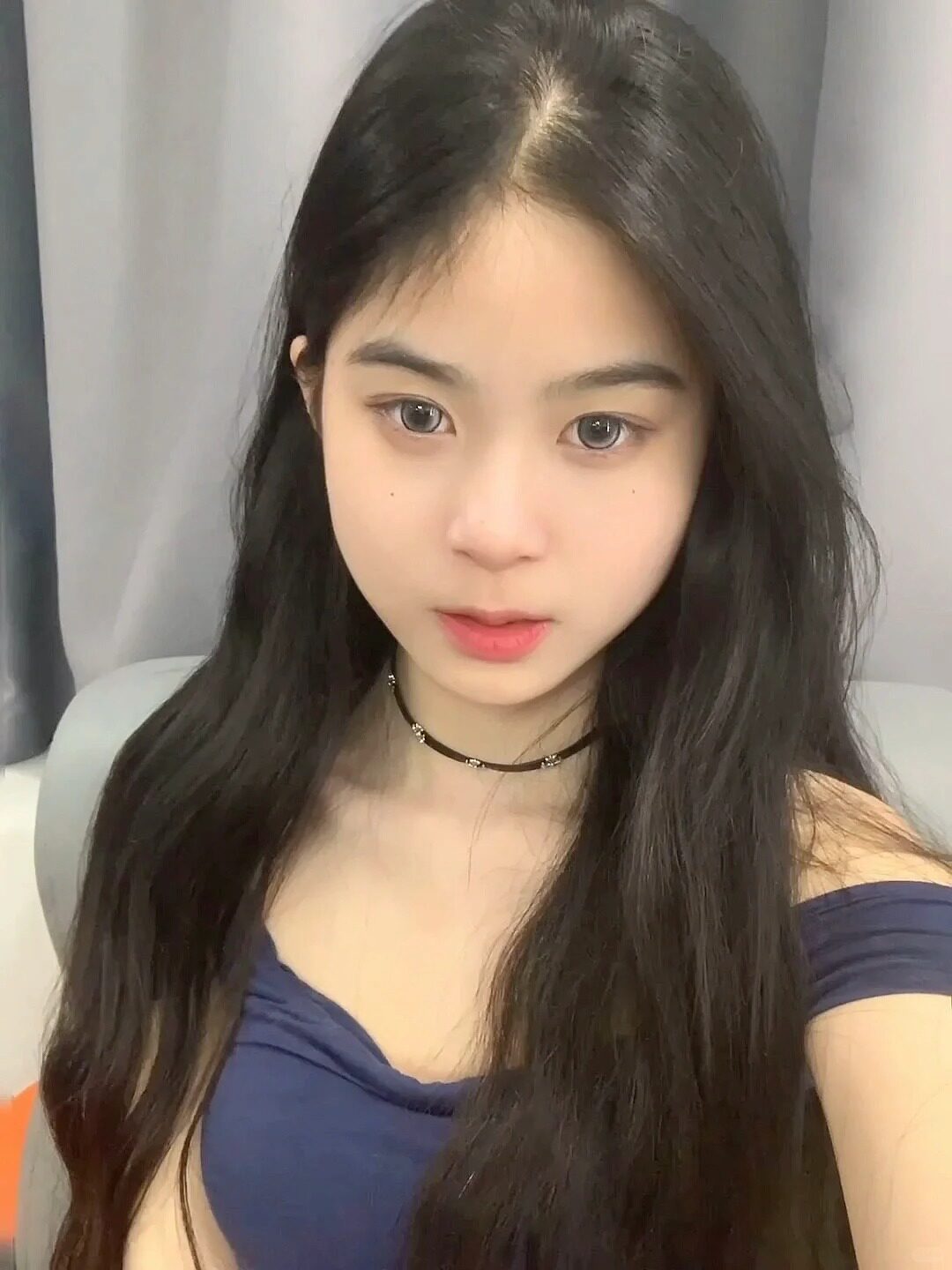 玖绪夏季辣妹挂脖T恤 一字肩露肩设计小露性感 短款紧身勾勒腰线 纯欲风满满