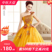 Wedding dress hostess one-shoulder evening dress long stage performance costume solo puffy dress photo studio color yarn