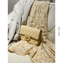 MissChen Milk Tea huddle you in a lambskin chain bag with dreams will shine