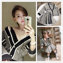 2019 Chunqiu College Wind & Hens Dress Girl Clothes Girl Knit Cardio-knitted Cardio-tuccine Plexu Skirt Half Body Dress Damp