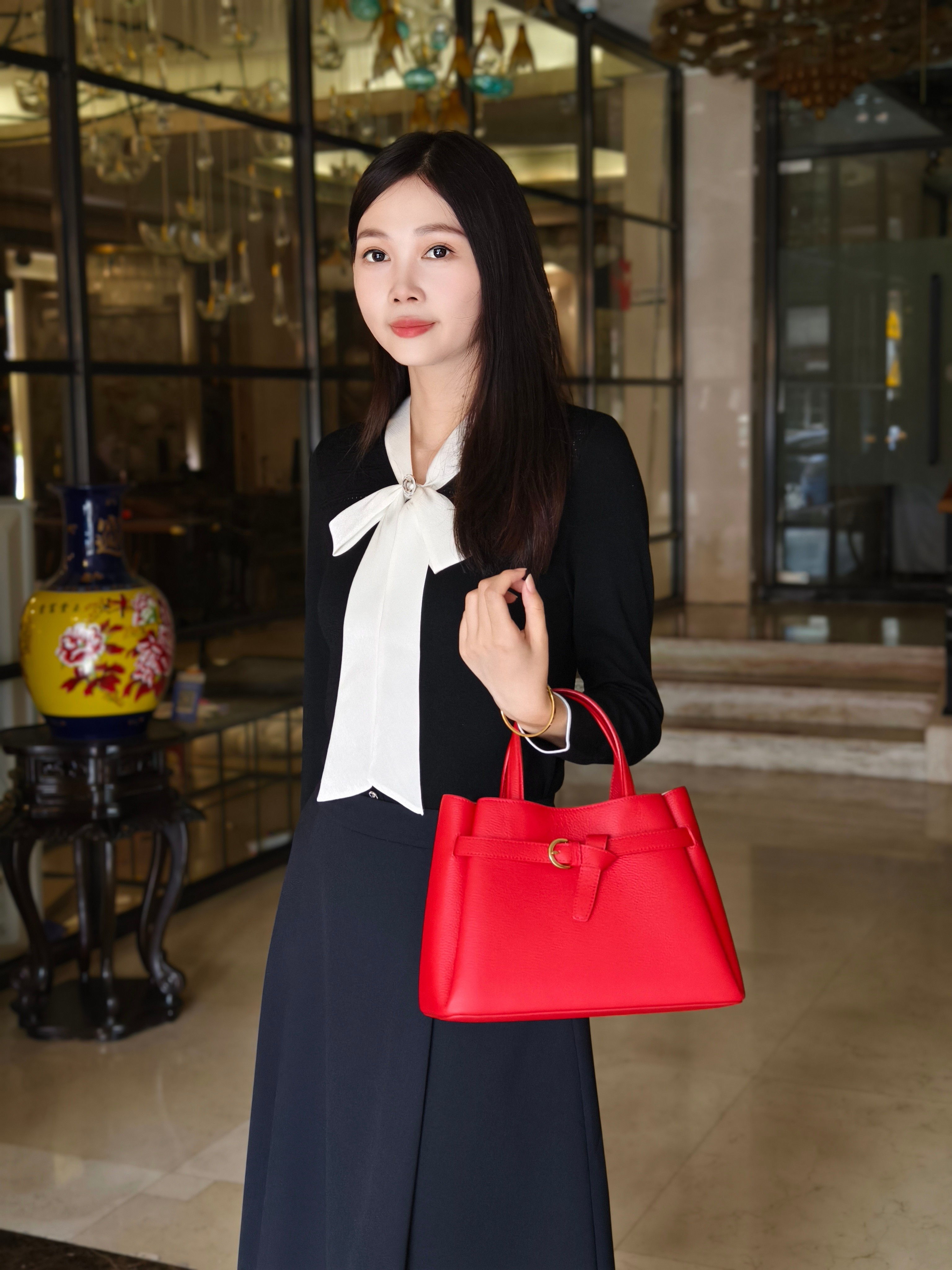 百丽质感真皮大容量托特包 牛皮材质高级耐磨 大容量装下电脑文件