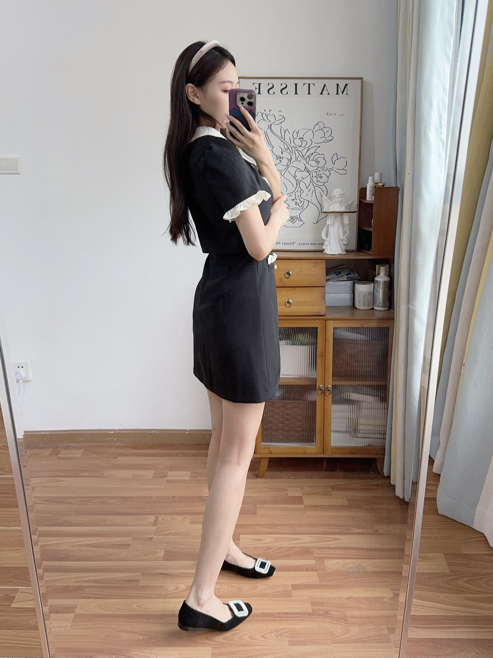 「倾城之恋」Nine West/玖熙方扣单鞋：法式平底鞋的水钻优雅美学