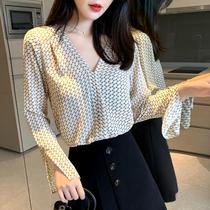 2020 Autumn New printed chiffon shirt bottoming shirt female design sense temperament niche foreign style long sleeve top tide tide